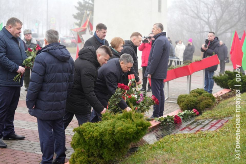 На Кургане Славы участники «Марафона единства» почтили память Героев войны