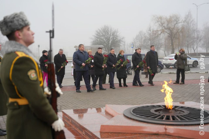 На Кургане Славы участники «Марафона единства» почтили память Героев войны