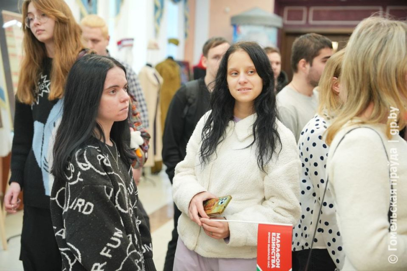 Прикоснуться к прекрасному. Большой театр Беларуси привез в Мозырь свою выставку (будет дополнено)