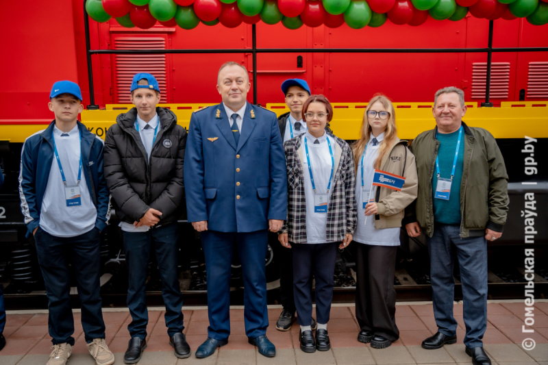 Символ надежности и прогресса. В Гомеле состоялся торжественный ввод в эксплуатацию маневрового тепловоза российского производства