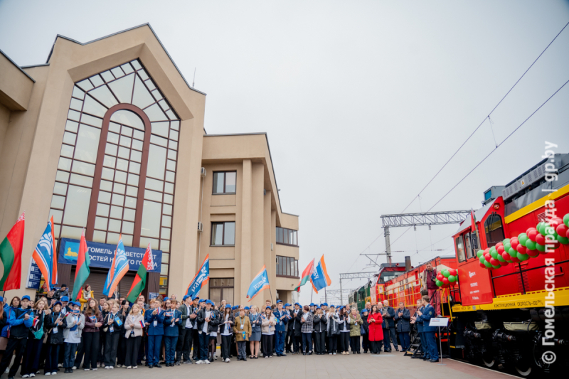 Символ надежности и прогресса. В Гомеле состоялся торжественный ввод в эксплуатацию маневрового тепловоза российского производства