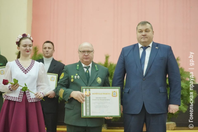 В Гомеле отметили работников лесохозяйственной отрасли, которые внесли большой вклад в устранение последствий летнего урагана 