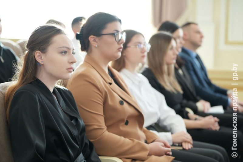 В облисполкоме наградили руководителей и специалистов, отличившихся в ликвидации последствий июльского урагана