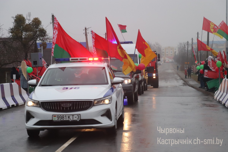 В Октябрьском открыт новый мост через реку Неретовка по улице Дзержинского