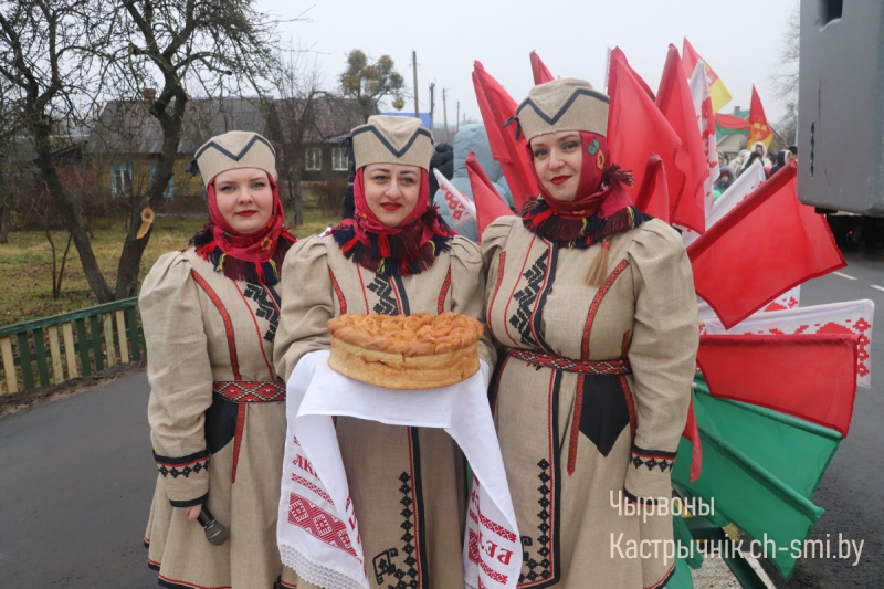 В Октябрьском открыт новый мост через реку Неретовка по улице Дзержинского