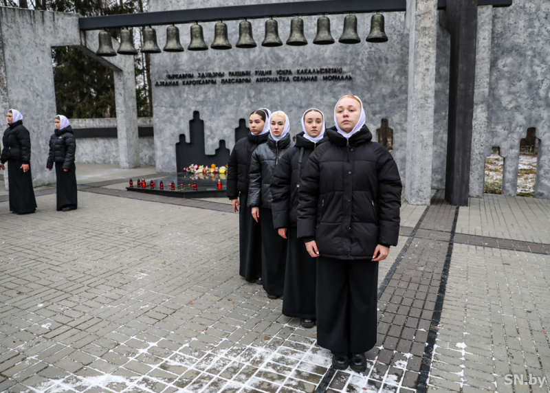 Боль и скорбь, заключенные в камне… В Оле Светлогорского района прошел митинг-реквием, посвященный 81-й годовщине трагедии сожженной деревни