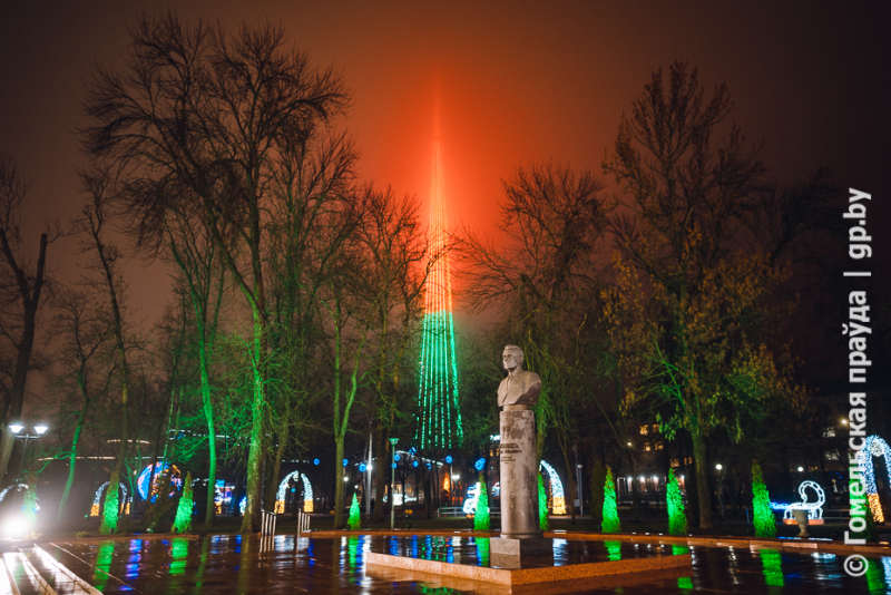 Фоторепортаж: иллюминация в городе над Сожем