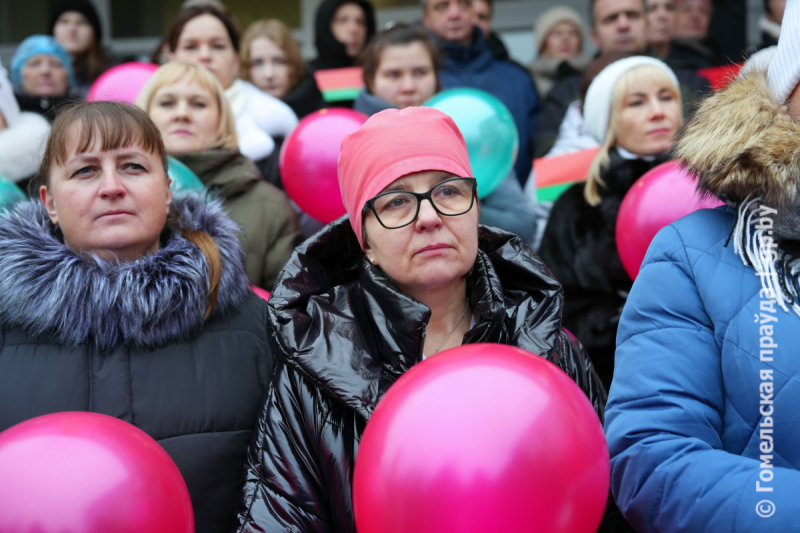 Новейшее оборудование, спасающее жизни. В Гомеле открыли кабинеты МРТ, ангиографии и вручили ключи от 11 реанимобилей