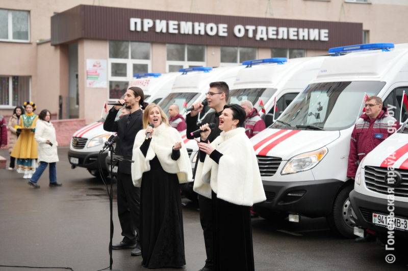 Новейшее оборудование, спасающее жизни. В Гомеле открыли кабинеты МРТ, ангиографии и вручили ключи от 11 реанимобилей