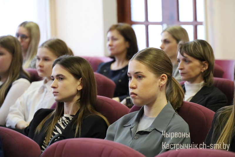 В Октябрьском прошла областная патриотическая акция «Я за тебя сердцем, Беларусь»