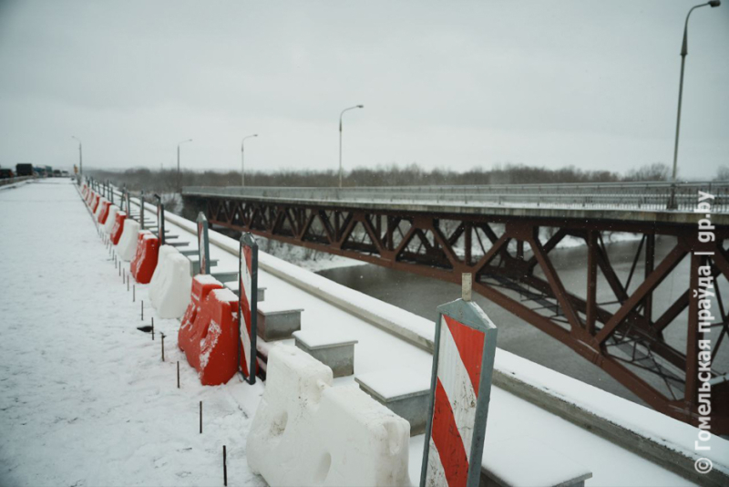 Весной в Речицком районе откроют движение по мосту через Днепр